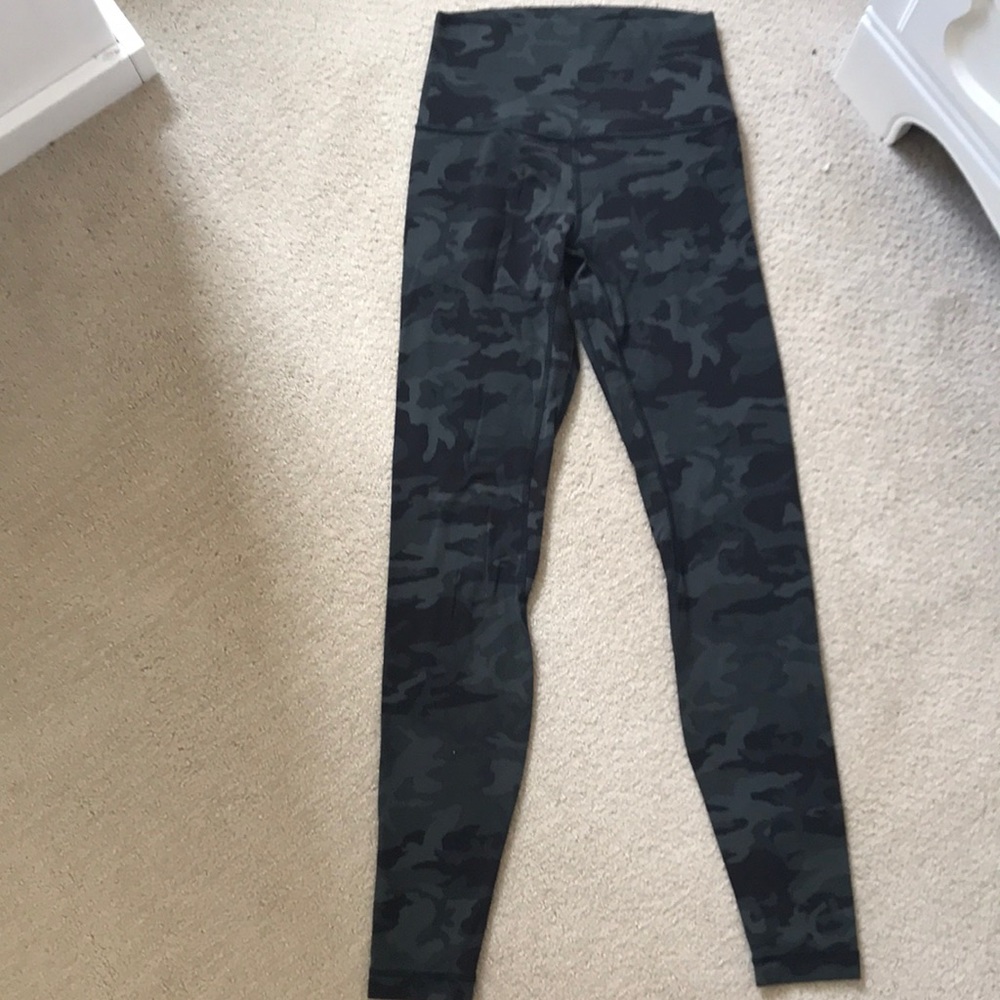 Lululemon camo align leggings 28